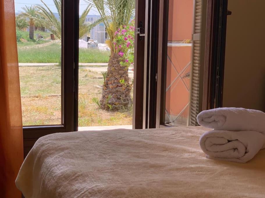 Studio At Beautiful Beach Kouremenos Apartment Anevato Luaran gambar